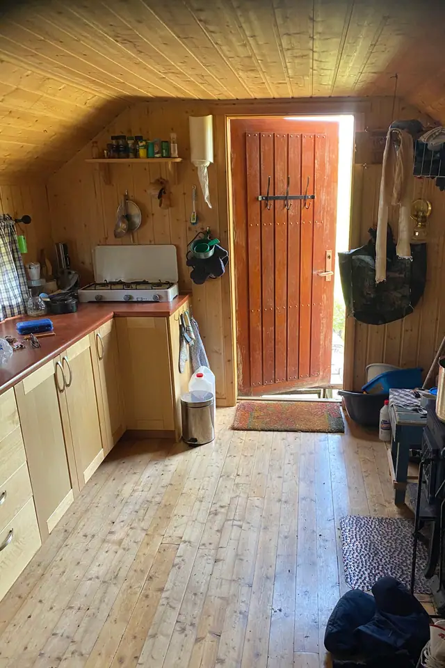 Hytte på fjellet ca. 5km fra gården (Foto: Privat)