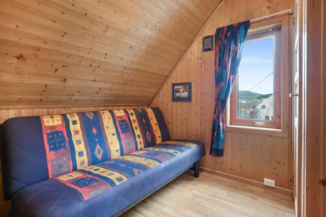 Den praktiske plasseringen i en egen etasje gir en fin adskillelse fra de sosiale sonene i første etasje.