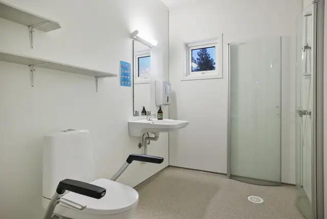 Toalett med dusj