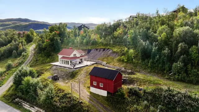 Tomten er på ca. 48,9 mål